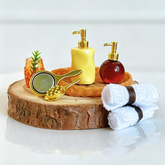 1 Set Miniature Bathroom Supplies, 1:12 Scale Mini Bathroom Accessories, Realistic Shampoo Bottles Towels Combs Mirrors for Doll Mansion Bathroom Sink