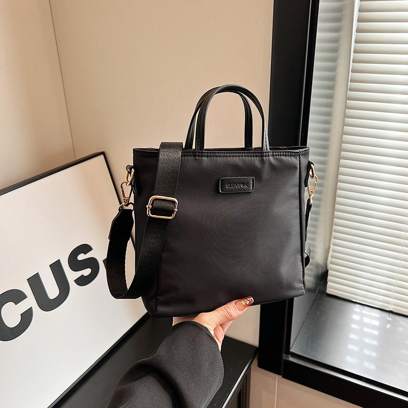 Damentasche Neue Handtasche Umhängetasche Große Kapazität Satchel Damentasche Messenger Bag Kleine quadratische Tasche