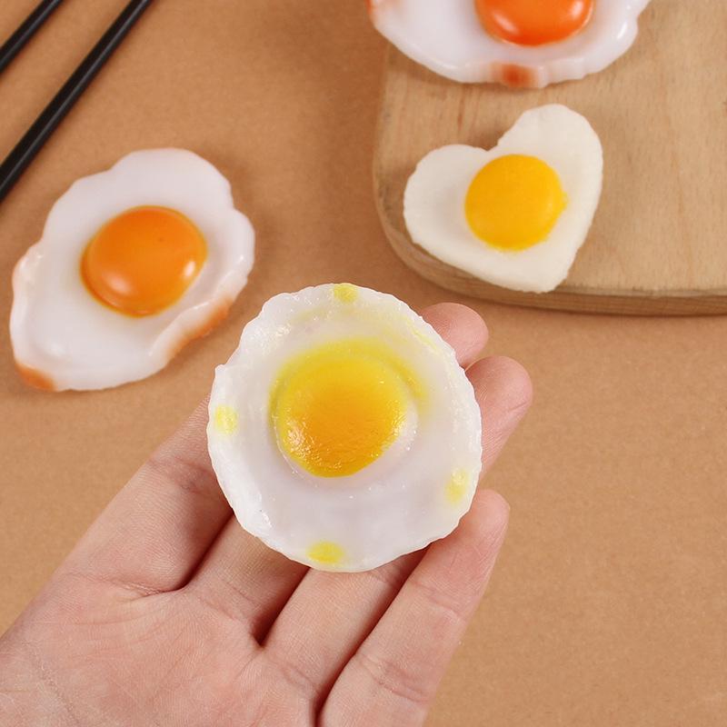 Heart-shaped Fried Egg Fridge Magnet - Fake Boiled Egg Kitchen Decoration Toy