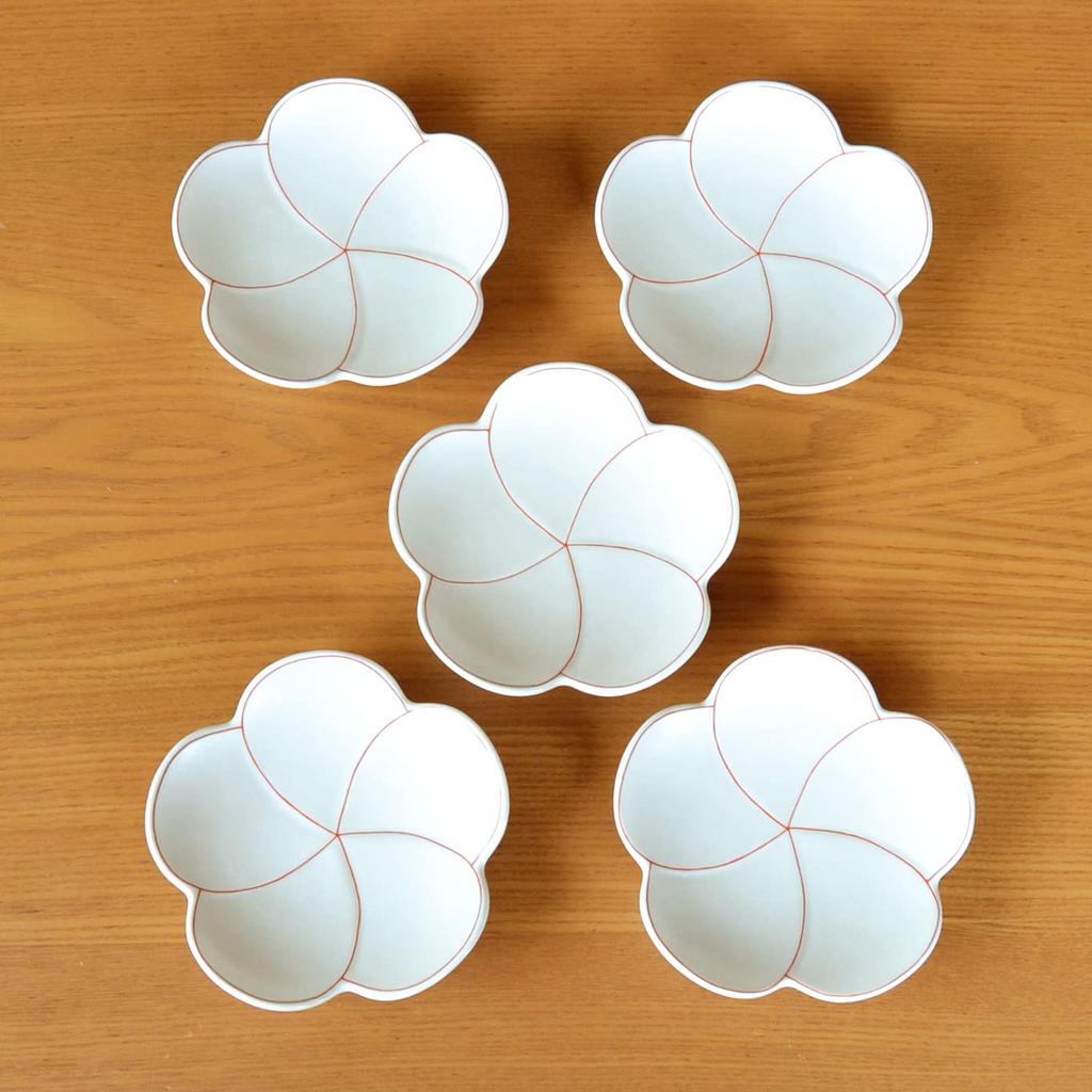 Neujahr mittel Japanisch Japanisch Glück Arita Geschenkbox enthalten Geschirr, Teller, Teller, 12cm, Geschirr, Anhänger, pflaumenförmiger Teller, Keramik, Koume,