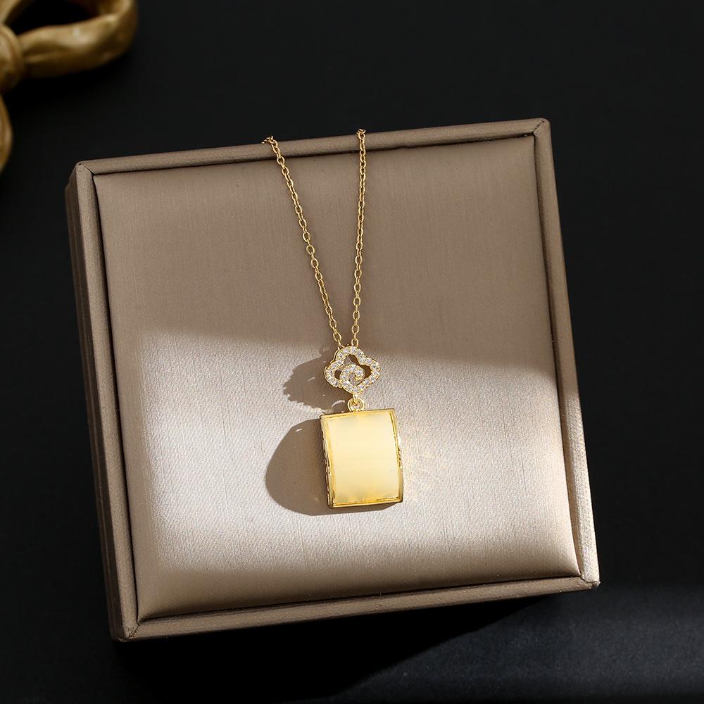 Titanium Steel Necklace For Women Elegant Simple Fashion Zircon Collarbone Chain Light Luxury Niche Jewelry