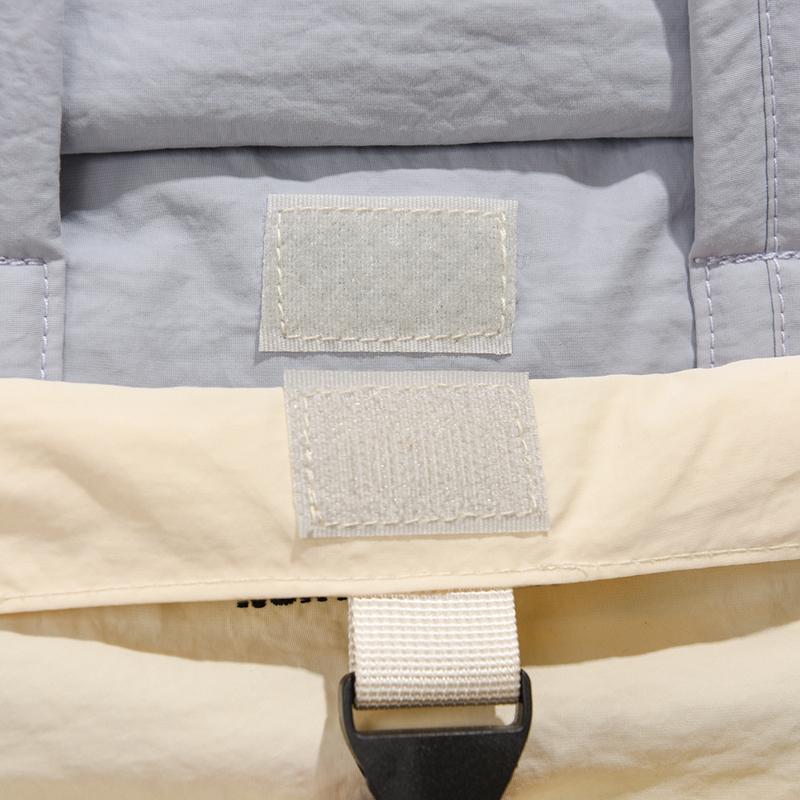 Zaino Elegante in Nylon con Chiusura Arrotolabile e Scomparti Multipli – Borsa da Viaggio Leggera e Resistente per Donne e Uomini
