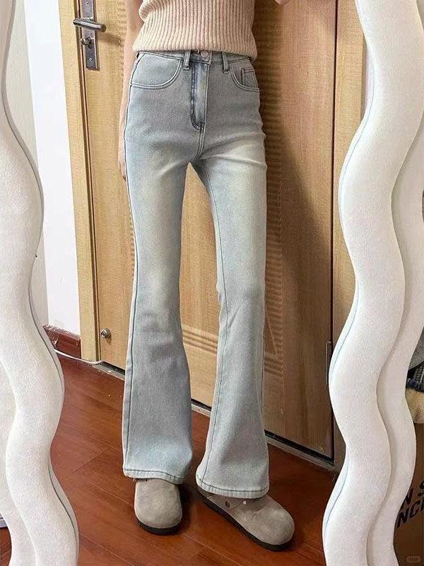 Light-Colored High-Waisted Velvet Flare Jeans for Women - Winter 2025 Collection