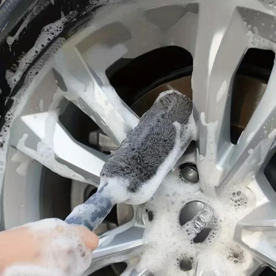 Kartáč na mytí kol auta Přenosný mikrovláknový ráfek na pneumatiky s plastovou rukojetí Nástroj pro čištění detailů motocyklu