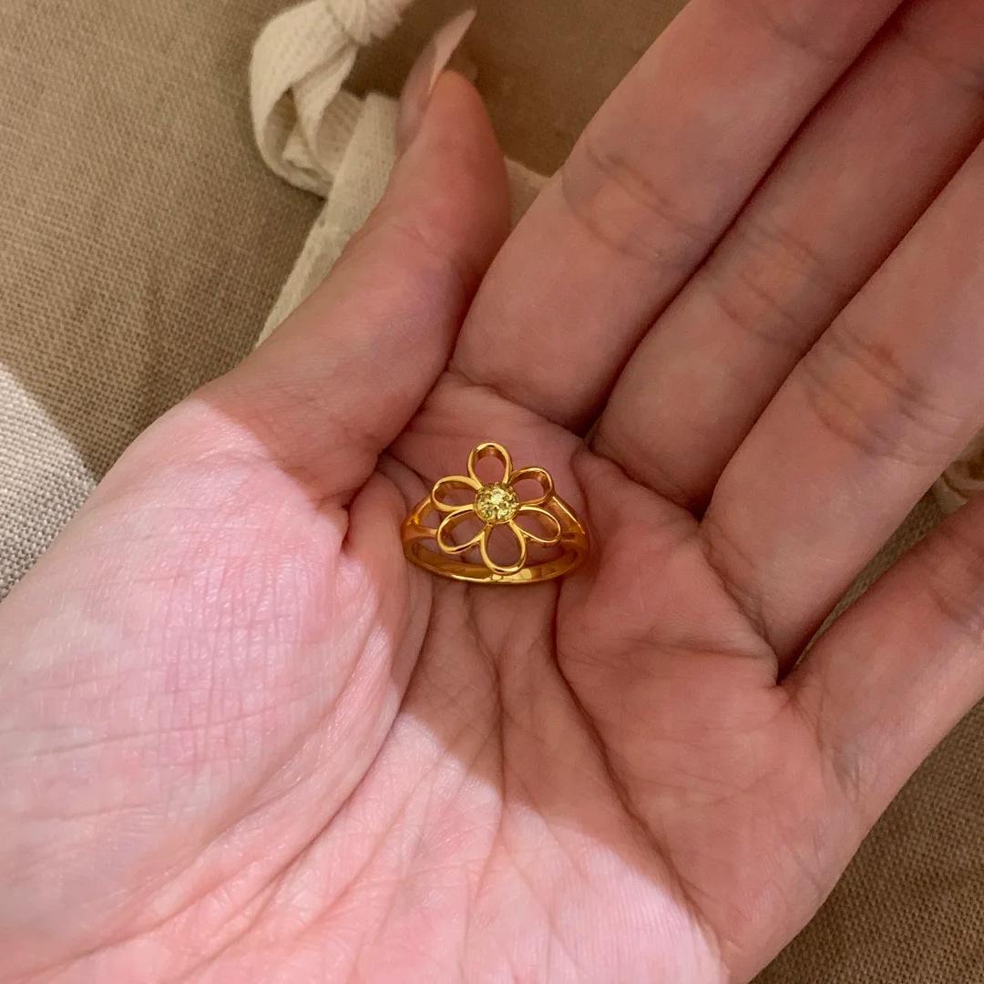 2026 Light Luxury Hollow Small Yellow Flower Ring Women s Simple Style, Advanced Sense of Gold Plating, Exquisite Sense of Yellow Diamond Flower Index Resizable