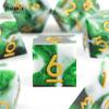 7 Stück weiß-grünes Kunstharz, goldene Zahlen, scharfkantige Würfel, polyedrische Würfel, geeignet für Rollenspiele, RPG-Brettspiele