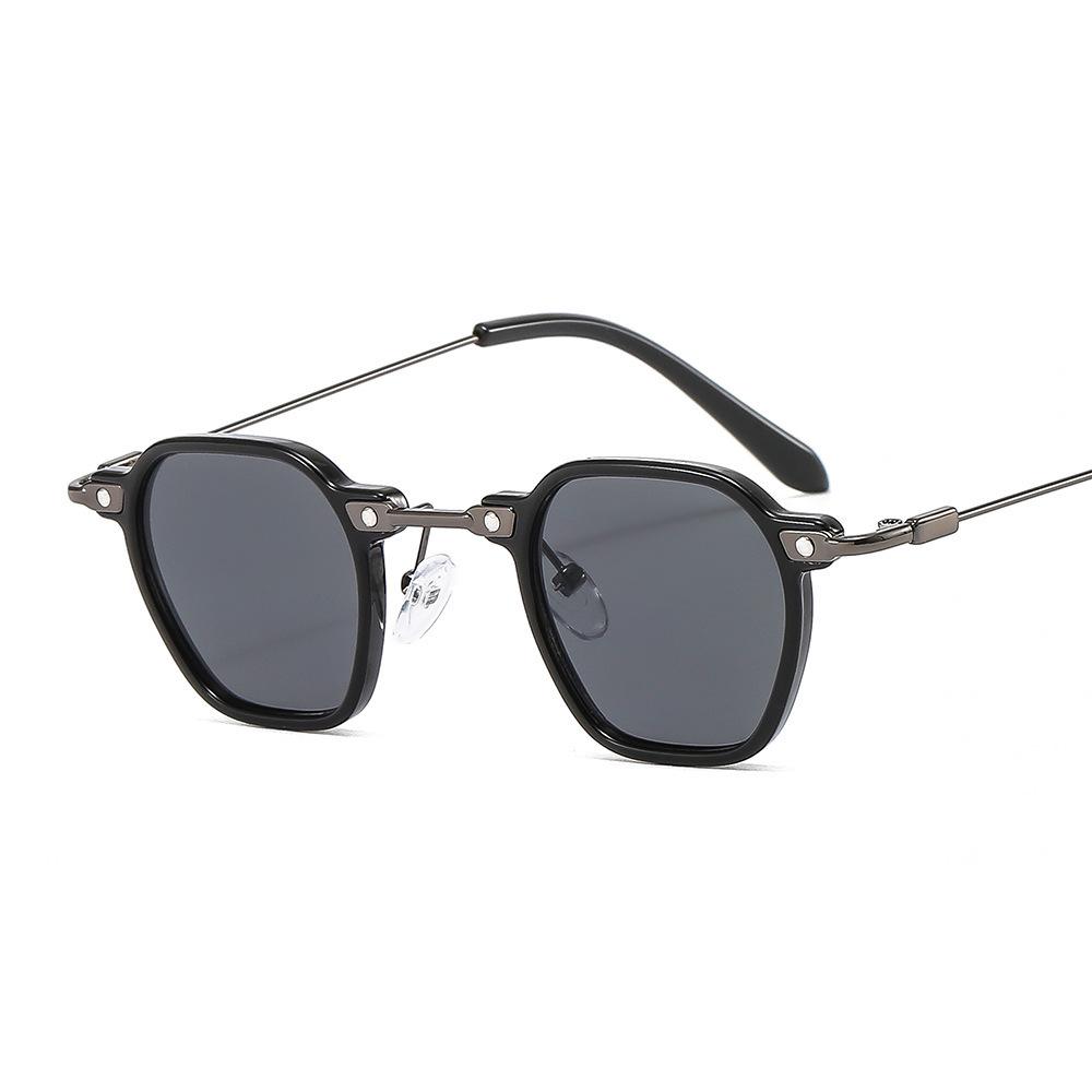 Trendy Women's Retro Round Frame Anti-UV Sunglasses