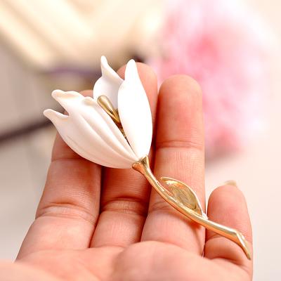 Accessori moda Spilla con fiori splendidi per ragazza in stile euroamericano