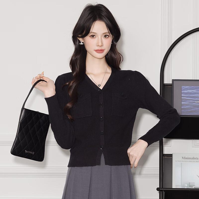 

Women s V-Neck Knit Cardigan Sweater with Pockets One Size