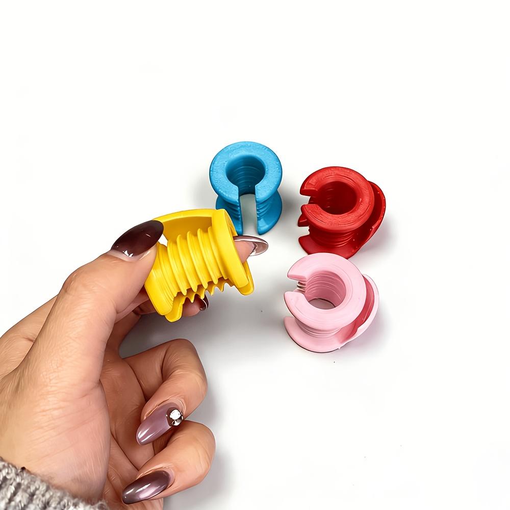 Random Style Knitting Finger Guard Sleeves 4Pcs, Durable Plastic Yarn Guide Finger Caps, Comfortable Protective Covers