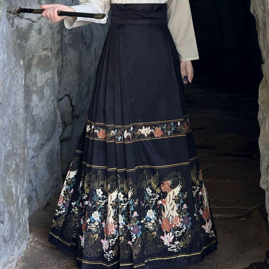 Женский костюм ханьфу в китайском стиле династии Мин — фото 8