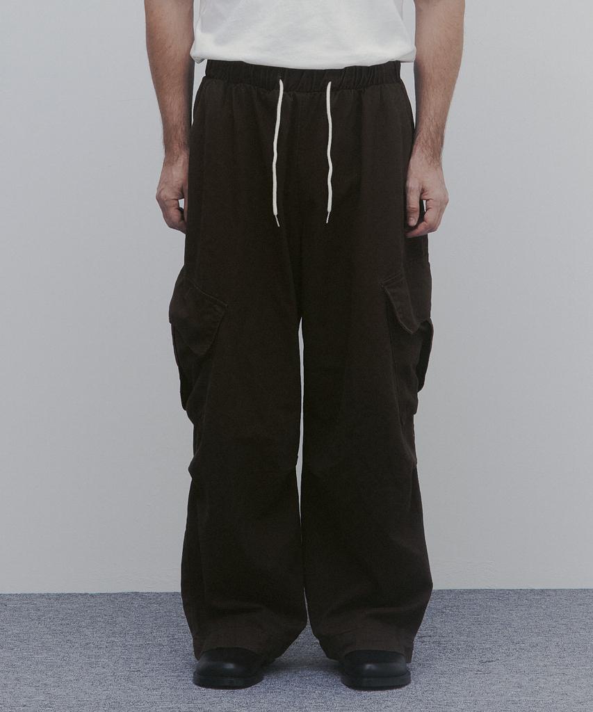 ANDAGAIN Washed Cotton Wide Cargo Pants (Brown