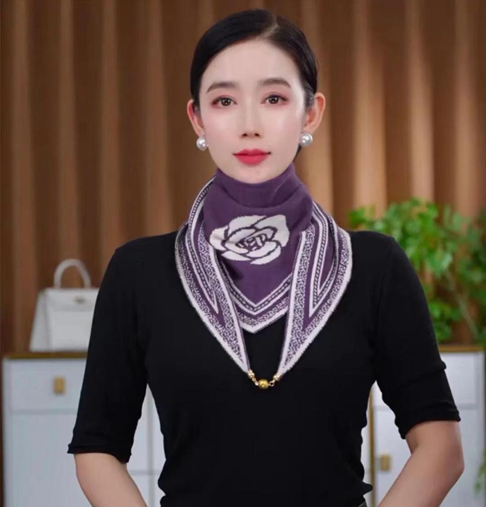 Festlicher Strickdreieckschal mit goldenen Akzenten: Warmer, vielseitiger Winter-Nackenwärmer