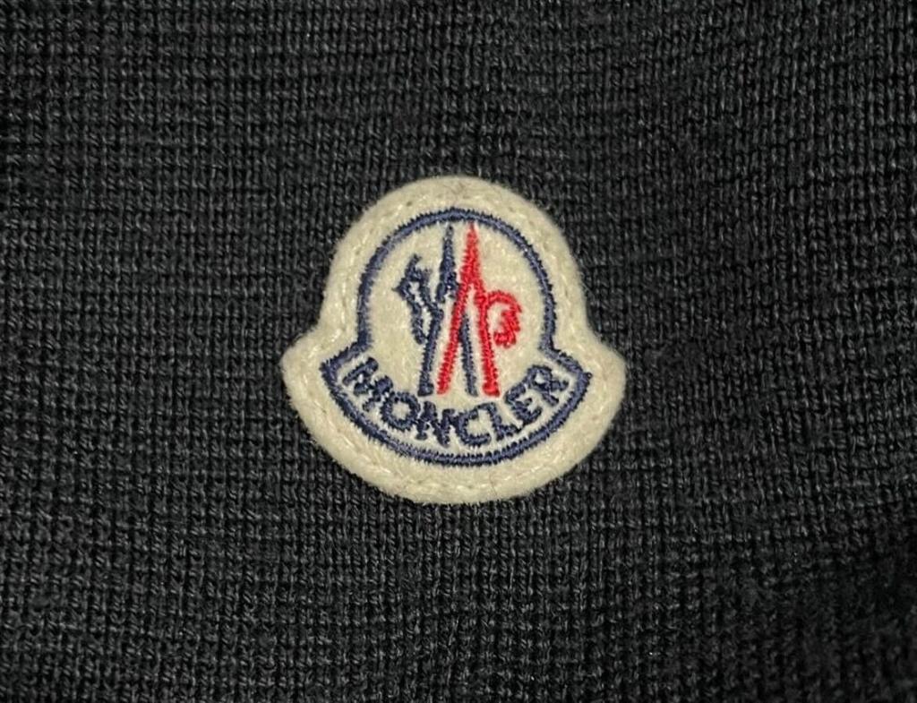 Used MONCLERknit mens
