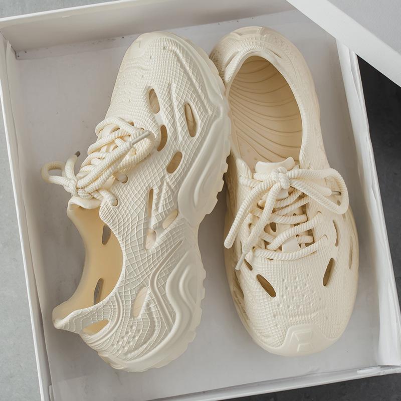 Men's new comfortable and trendy fashion daily casual round head thick sole color matching hole shoes breathable bag head men's shoes