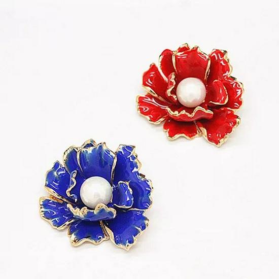 Women's Crystal Rhinestone Fabric Corsage Brooch with Pearl Accents