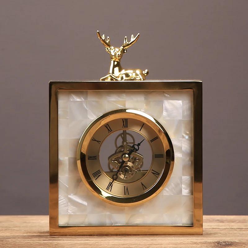 Luxury Simple Modern Deer Head Clock European Style Living Room Fashion Clock Metal Creativity Desk Clock Mute Home Decoration