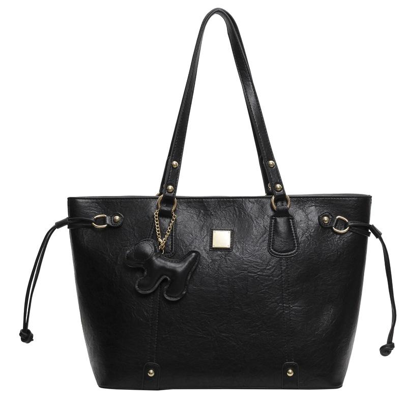 

Popular Large-capacity Bag Women s Fashion New Shoulder Bag Personalized Commuter Tote Bag no pendant чорний