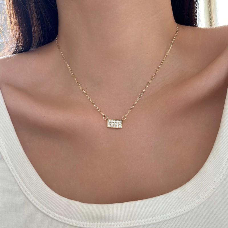 2025 Elegante Zirkonia Wassertropfen Halskette für Damen: Einfache, luxuriöse, vielseitige Schlüsselbein-Kette