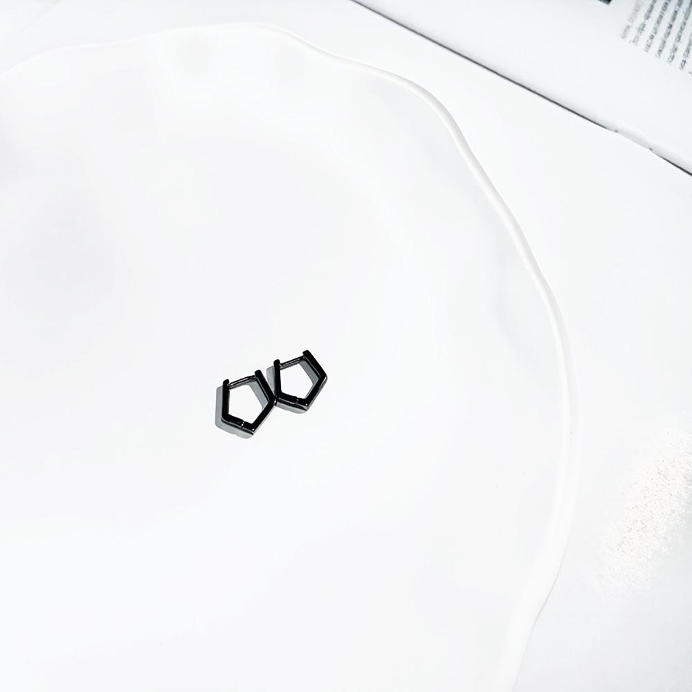 Korean Style Sleep-Friendly Ear Hoops: Versatile, Simple, Geometric Clips for Women