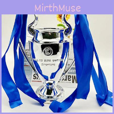 Elegantes Harz Fußball Trophäenmodell Europäischer Stil Fußball Auszeichnung Silber Geschenk