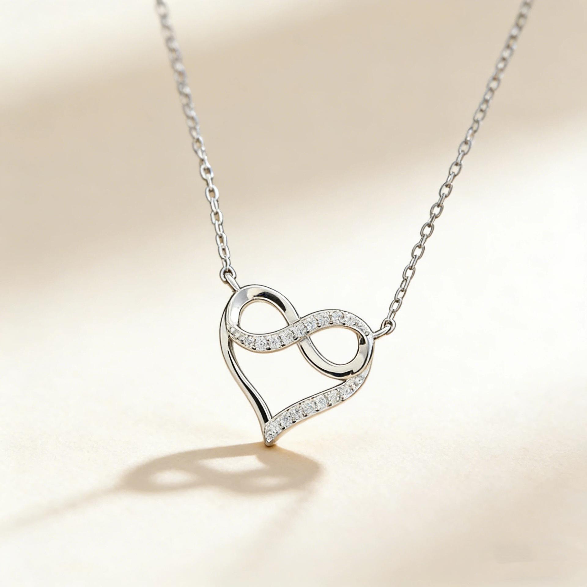 

Корейское ожерелье с подвеской в форме восьмерки на ключицу