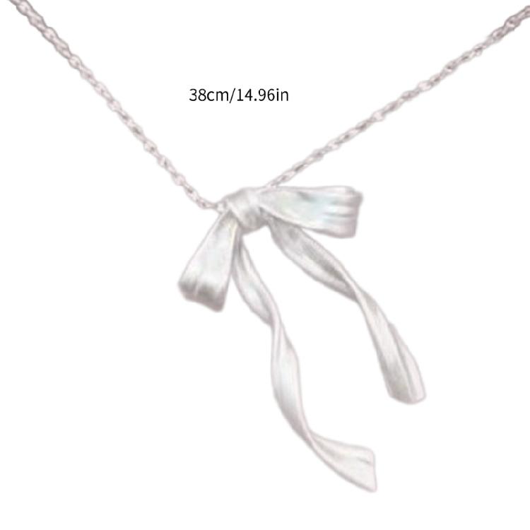 Fashionable Collarbone Chain Elegant Bowknot Pendant Necklace for Fashionistas