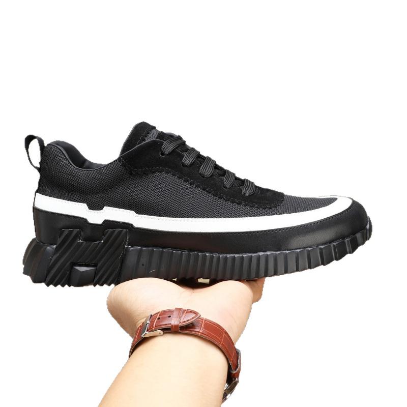 New Fashionable Sports and Leisure Shoes with Low Cut Breathable Comfortable and Lace Up Design for European Stations Trendy Board Shoes for Men