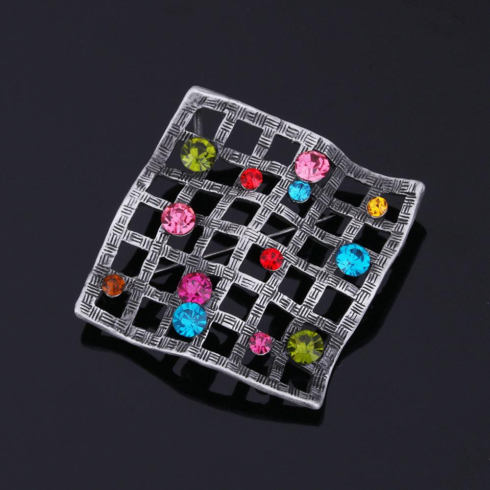Hot Alloy Retro Brooch Premium Light Luxury Clothing Accessories Pins Jewelry Geometric Brooch