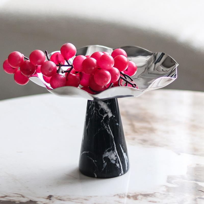 Nowoczesny designerski marmurowy talerz na owoce, abstrakcyjny metalowy talerz na owoce, taca do przechowywania na biurku, lekka luksusowa dekoracja, ozdoby