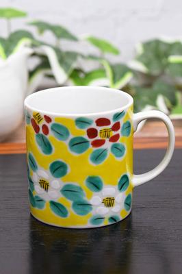 Waza No Kura: Stylish Kutani Ware Mug with Floral Pattern, High-Quality Ceramic, Made In Japan