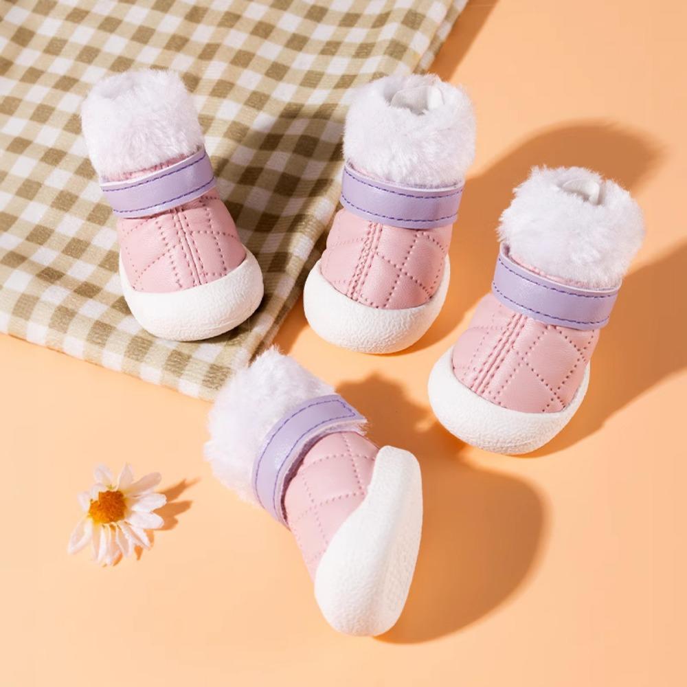 

4 шт./компл. Утепленные щенячьи зимние ботинки, регулируемые, ветрозащитные, зимняя обувь для собак, мягкие водонепроницаемые теплые щенячьи пинетки, зима M розовый