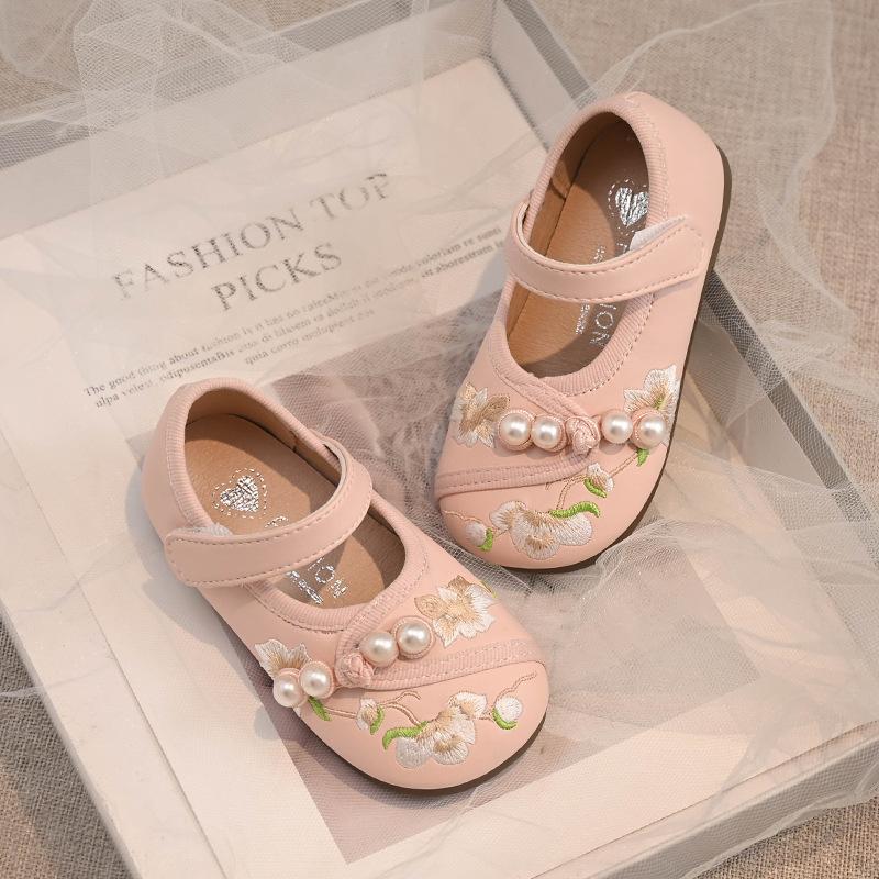New Spring and Autumn Girls' Trendy Chinese Style Embroidered Soft-soled Leather Shoes