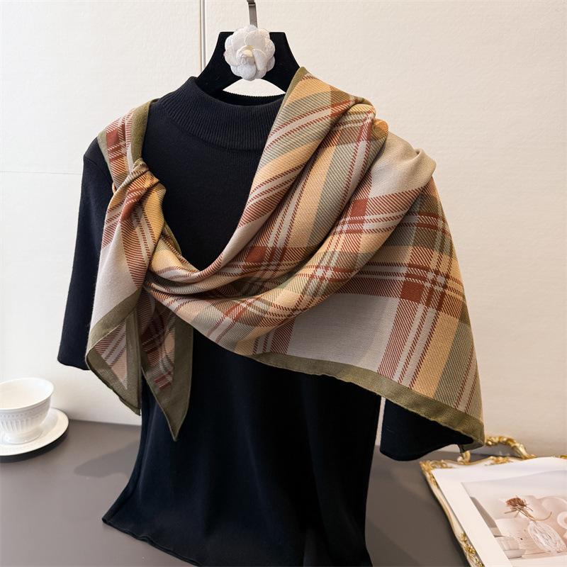 Vintage Plaid Herringbone Pattern Imitation Velvet Triangle Scarf Printed Sunscreen Shawl Scarf Silk Scarf Scarf Headscarf Scarf Women