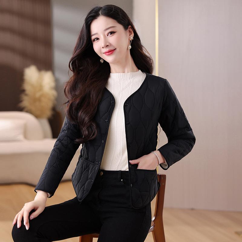 

короткий подклад, облегающая теплая одежда с хлопковой набивкой, приталенные куртки с хлопковой набивкой, набитые и утолщенные куртки. M75-45 kg чёрный