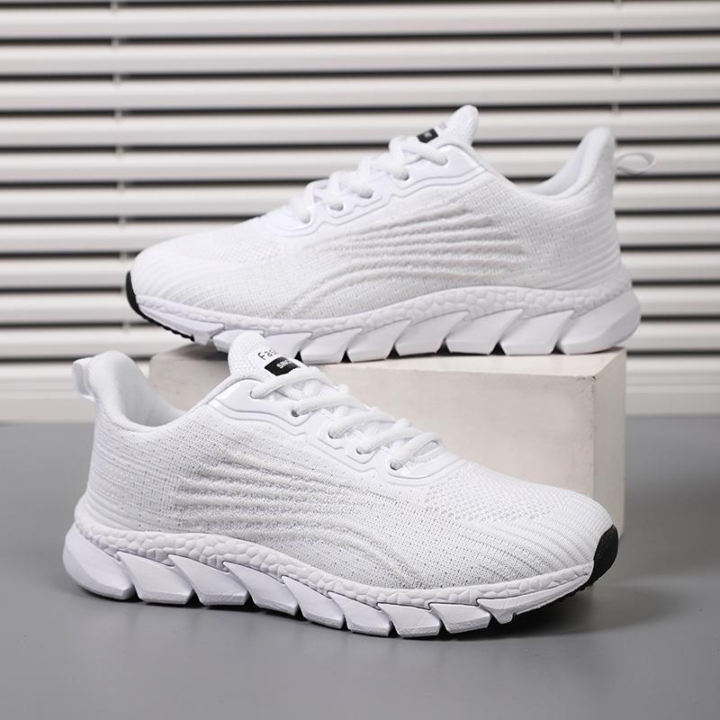 Spring and summer new fly-woven breathable running shoes casual sports shoes