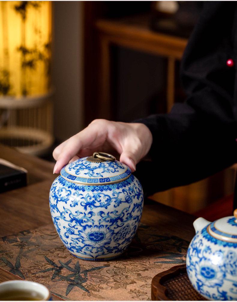 Ru Ware Blue & White Ceramic Tea Caddy: Moisture-Proof Chinese Style Sealed Storage for High-Grade Green, White, and Pu'er Tea.