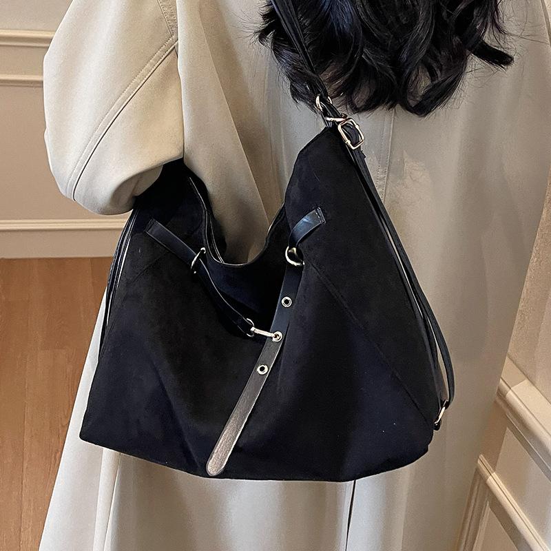 2025 Zimní High-End Matná Kožená Taška Módní A Všestranná Dámská Taška Tote Zahraničního Stylu Ležérní Taška Messenger