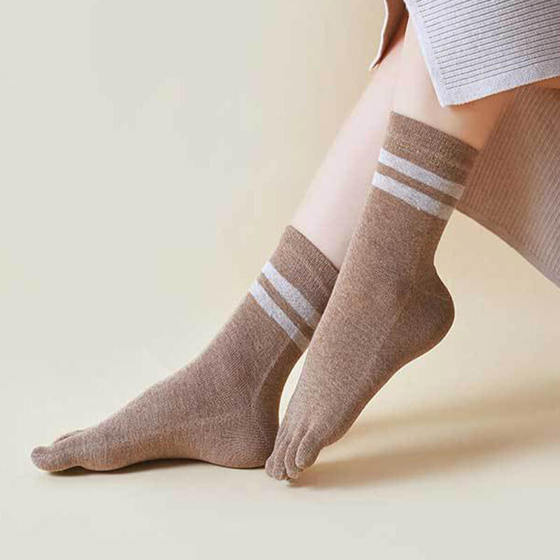 5 Pairs of Women s Cozy Line Toe Socks 5 pairs (random colors)