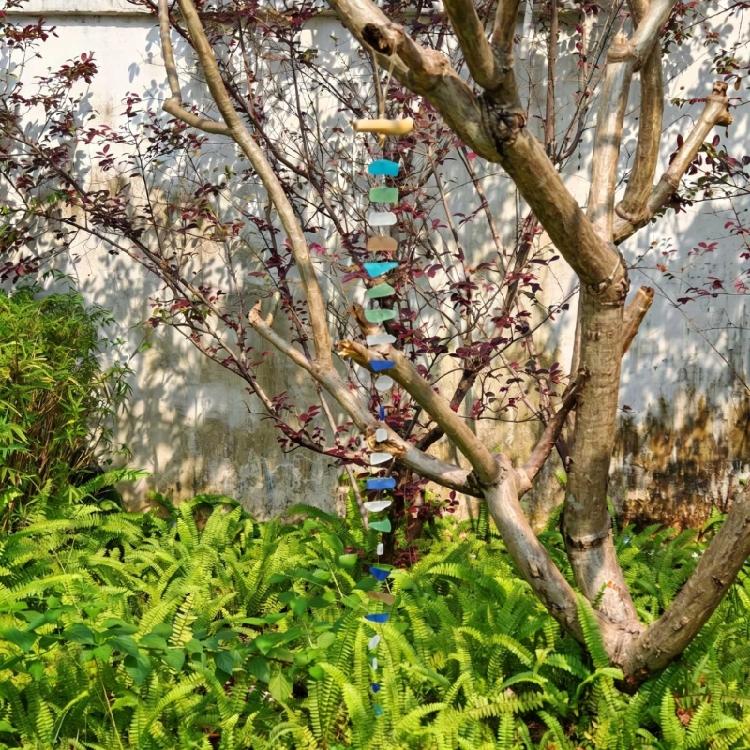 Friendly Sea Glass Wind Chimes With Wooden Detail For Relaxing Sounds Beach Room Decors for Home Indoor or Outdoor