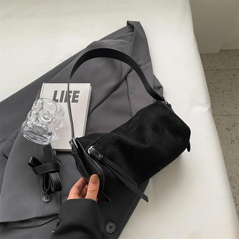 

Женские кожаные бархатные сумки через плечо для женщин 2024, зимняя женская маленькая сумка через плечо под мышками, сумки и кошельки чёрный