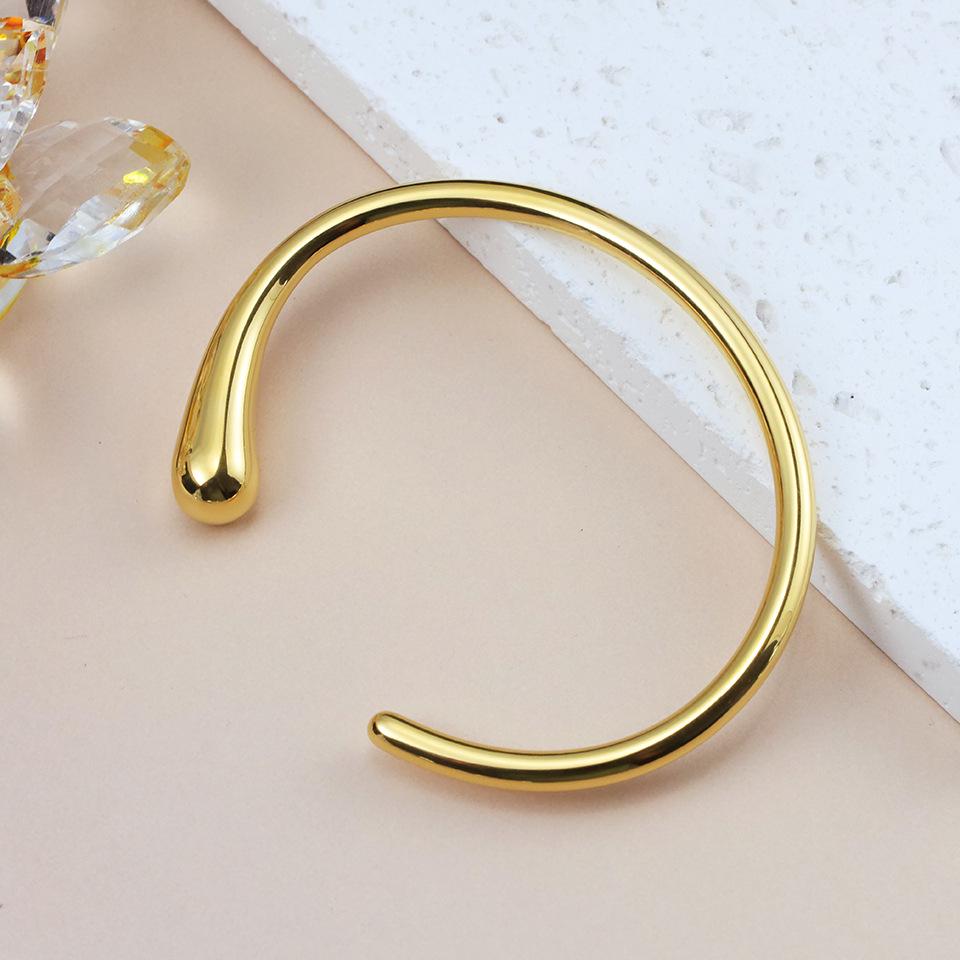 18K Gold-Plated Stainless Steel Open Bangle with Smooth Texture and Dual-Size Heads