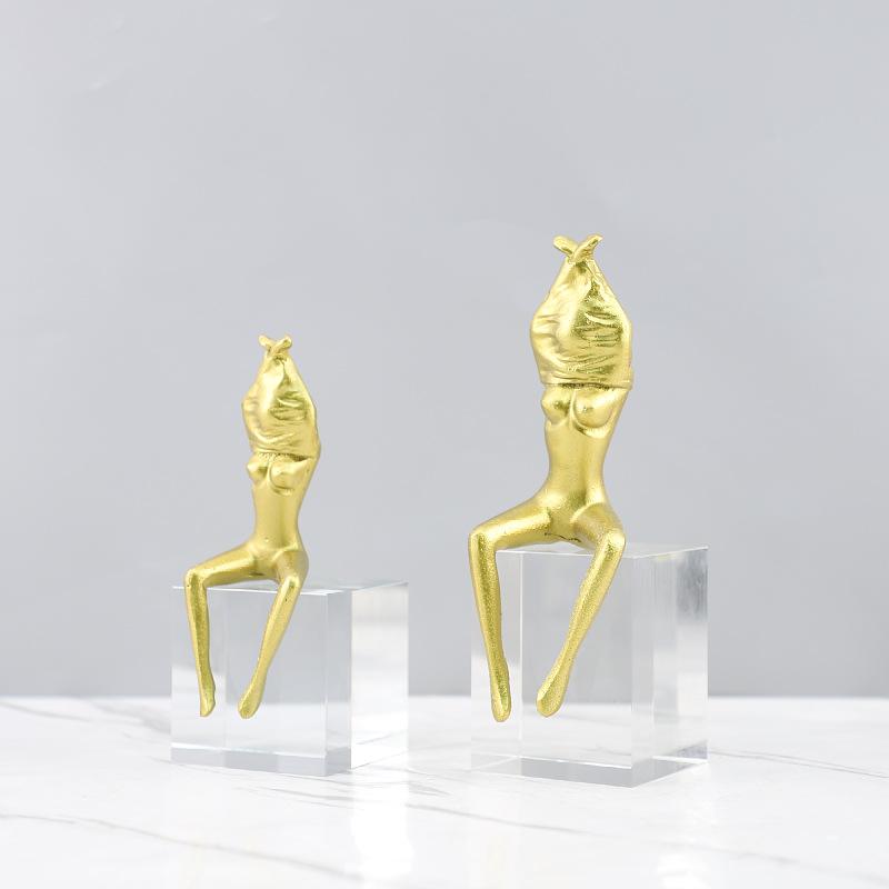 Abstrakte Metallfigur Skulptur Künstlerische Nackte Weibliche Figuren Glasbasis Entkleidende Dame Metall Heimdekoration Zubehör
