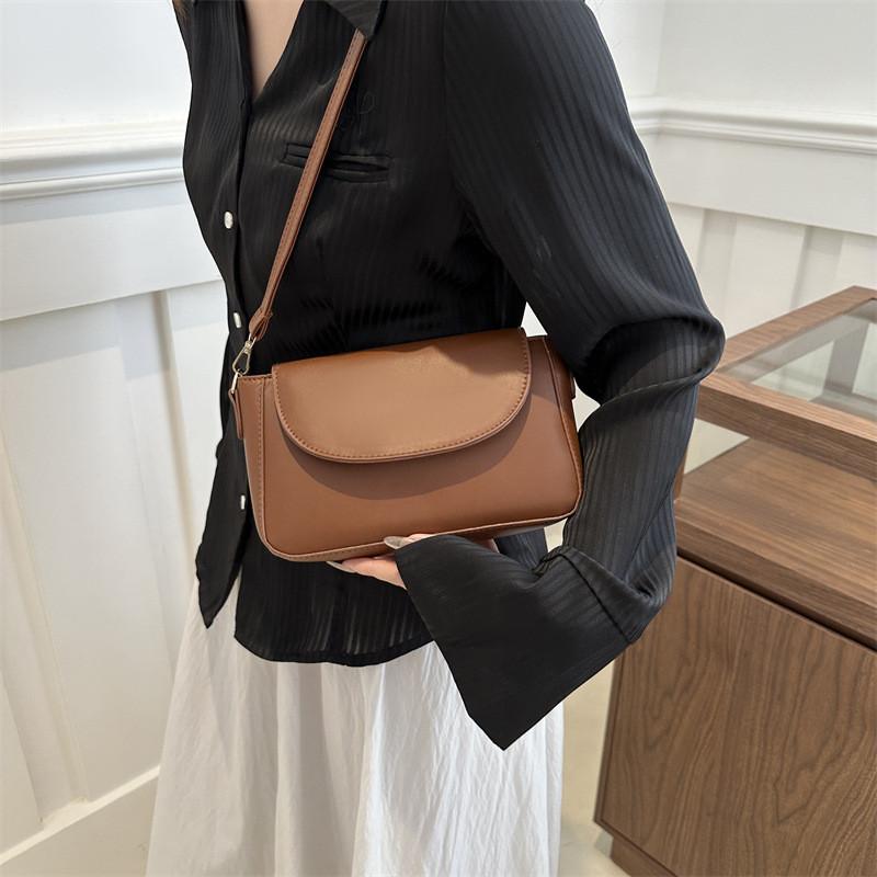Trendy Summer 2024 Fashionable Women's Shoulder Bag Chic Commuter Handbag Black