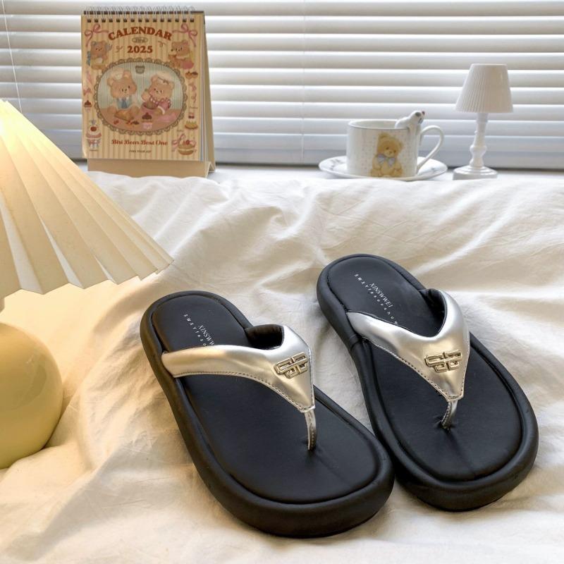 Silver high-end flat-bottomed flip-flops women wear summer new beach vacation cool slippers