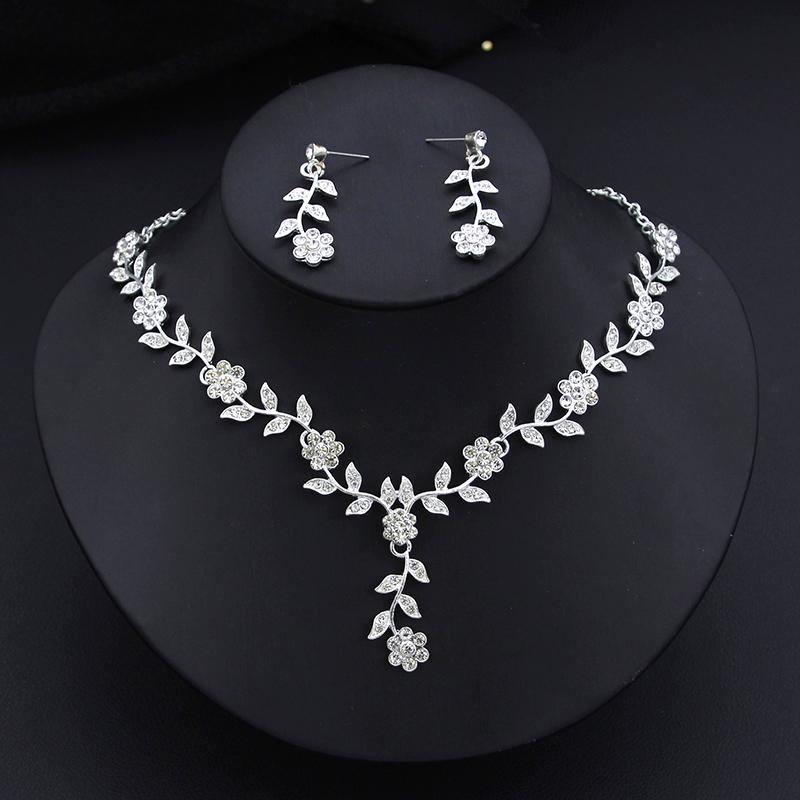 Fashion Pendants Necklace Earrings Sets for Women Flower Jewelry Set Bridal Wedding Choker Necklace Set Accessories
