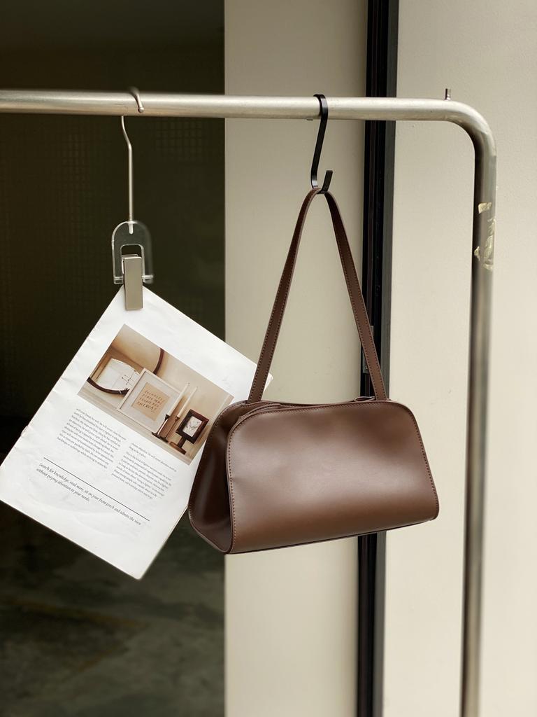 High-end Real Leather Women's Bag With Stylish Underarm Design New Style Stitching Cowhide Handbag Minimalist Fashion Bag Tote Bag Shoulder Bag
