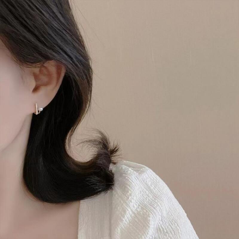 One Day Lift Pearl Earrings
