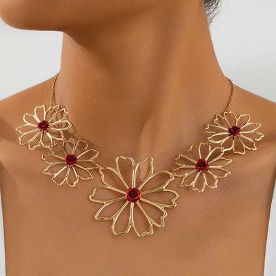 Strip Luxury Atmosphere Sticker Neck Collarbone Necklace Flower Splicing Temperament Atmosphere Banquet Dance