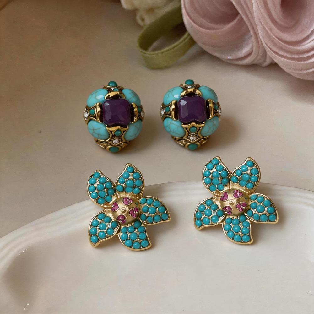 Retro Turquoise Purple Zircon Flower Stud Earrings for Women No Piercing Imitation Gem Filigree Oval Ear Clip Ethnic Jewelry